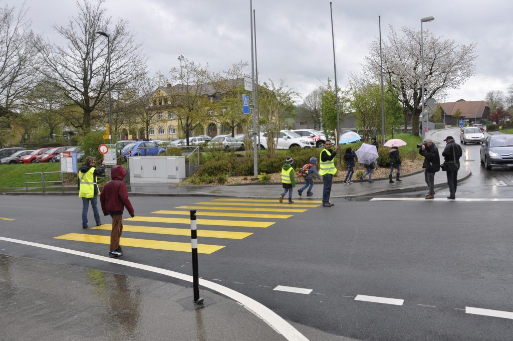 Bösingen FR - Asylbewerber helfen im ...