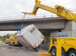 Selbstunfall in Spreitenbach AG - Lastwagenlenkerin auf A1 eingeschlafen