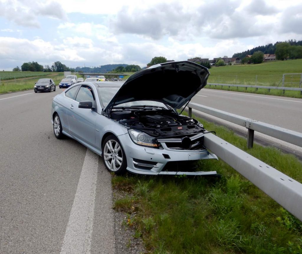 Münchwilen TG - Wegen Sekundenschlaf auf der A1 verunfallt