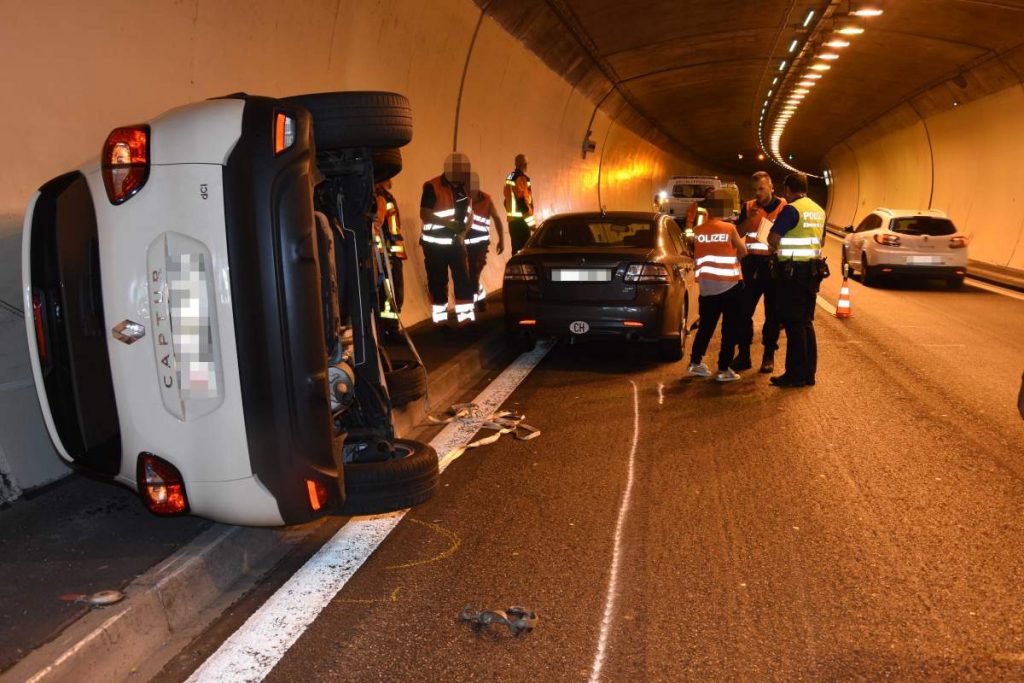 St.Gallen - Auf Autobahn A1 gekippt