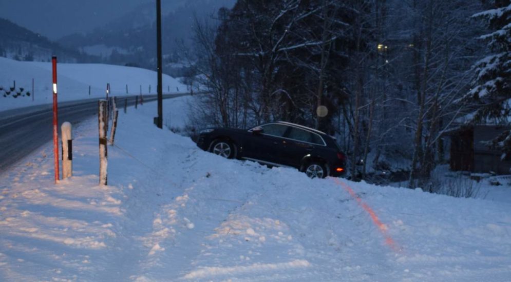 Unfall Urnäsch AR - 15 Meter Hang hinunter gerutscht