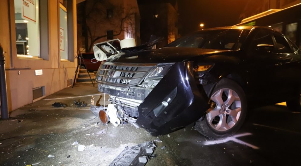 Verkehrsunfälle in St.Gallen SG - Lenkerin knallt fahrunfähig gegen Kandelaber