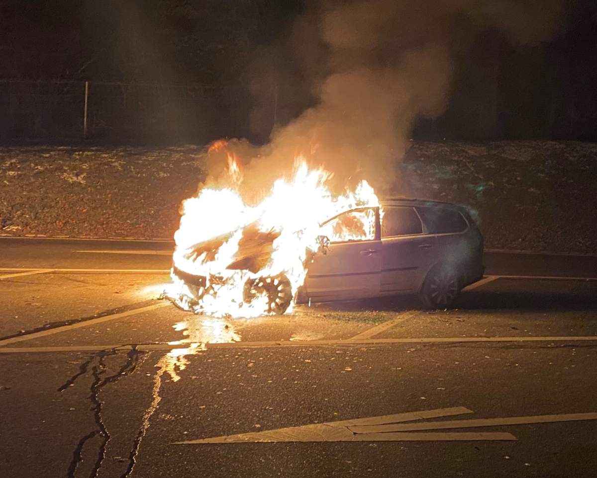 A1 Wängi TG - Fahrzeug In Vollbrand Geraten | Polizei-Schweiz.ch