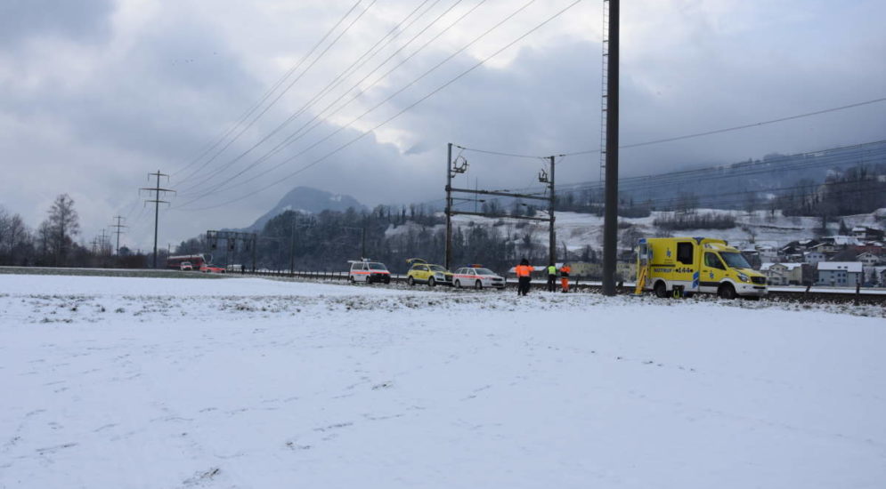 Schwerer Unfall in Weite SG: Mann wird von Zug erfasst