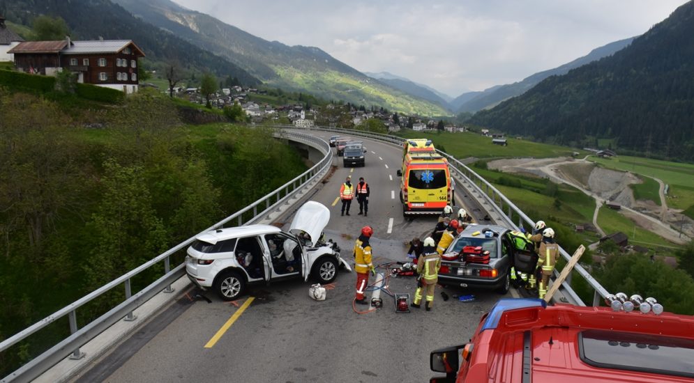 Unfall Rabius Gr Frontalkollision Fordert Todesopfer Polizei Schweiz Ch