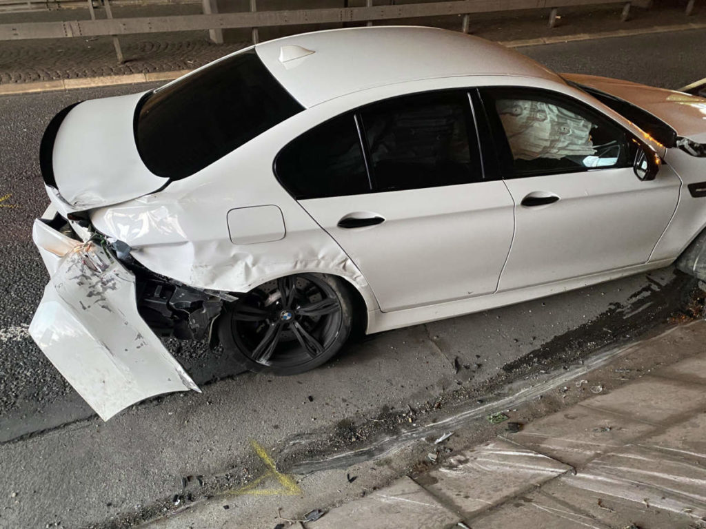 Kolliken Ag Neulenker Schrottet Bei Unfall Seinen Bmw M5 Polizei Schweiz Ch