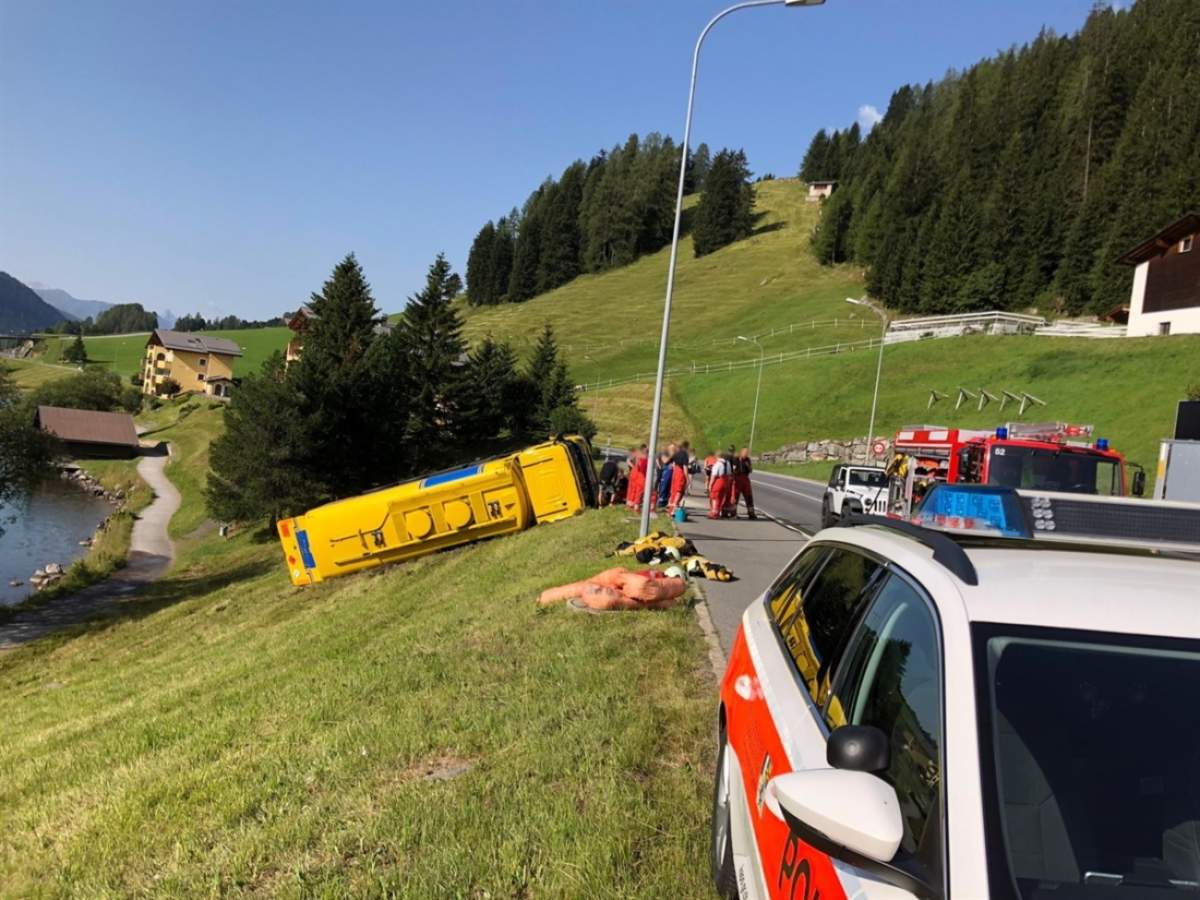 Davos Gr Tanklastwagen Kippt Bei Unfall Auf Die Seite Polizei Schweiz Ch