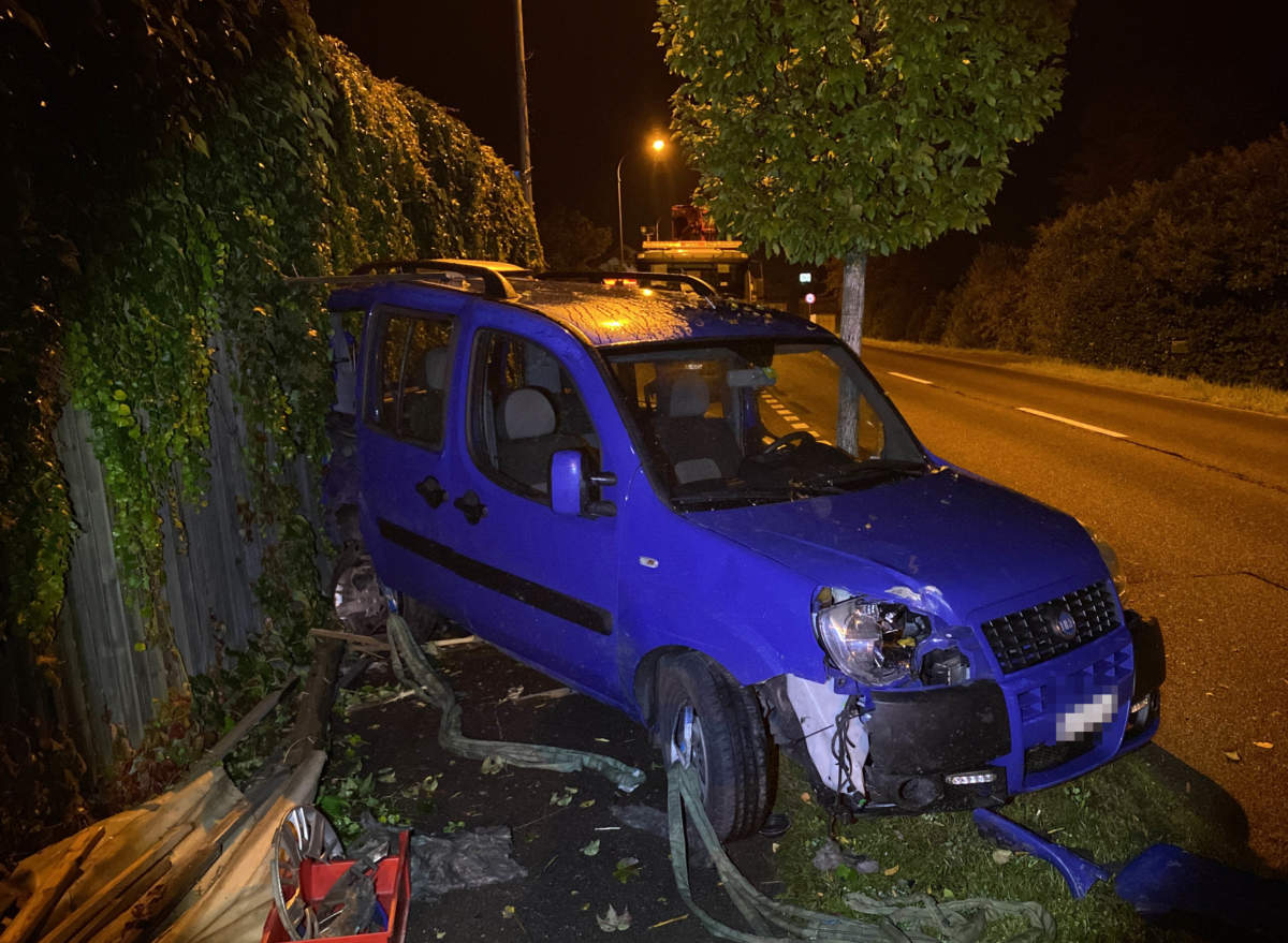 Accident Boswil AG: crashed into trees while heavily alcoholic