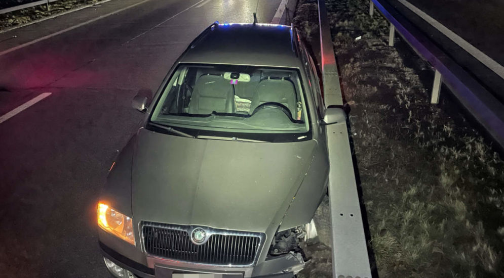 Unfall A1 Islikon TG: Alkoholisierter Fahrer crasht gegen Mittelleitplanke