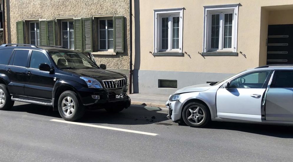 Schwanden GL: Unfall mit zwei Kindern im Auto