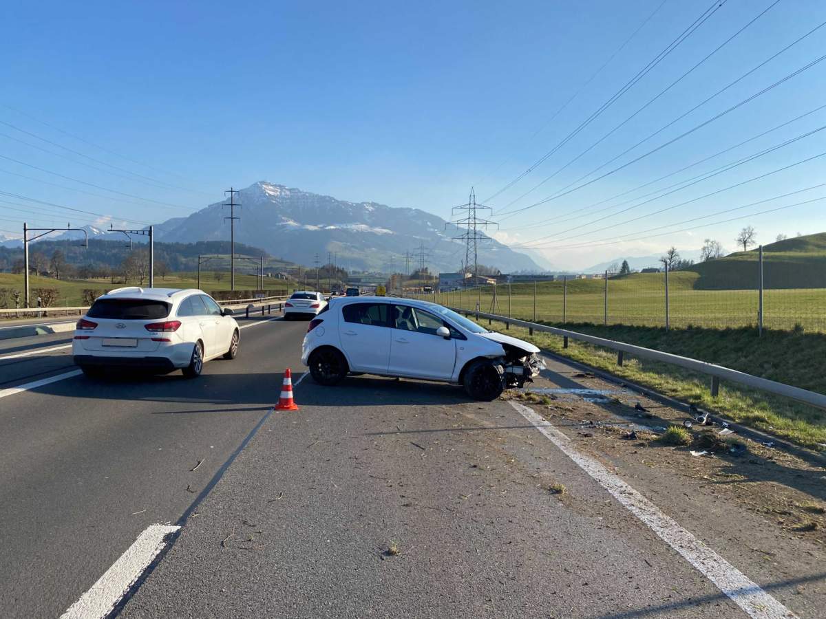 Unfälle Zug: Auf A4 In Leitplanke Geprallt