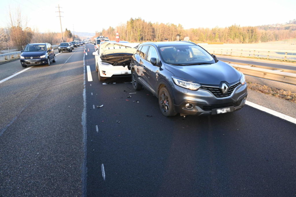 Unfall A1 bei Züberwangen SG: Heftiger Crash