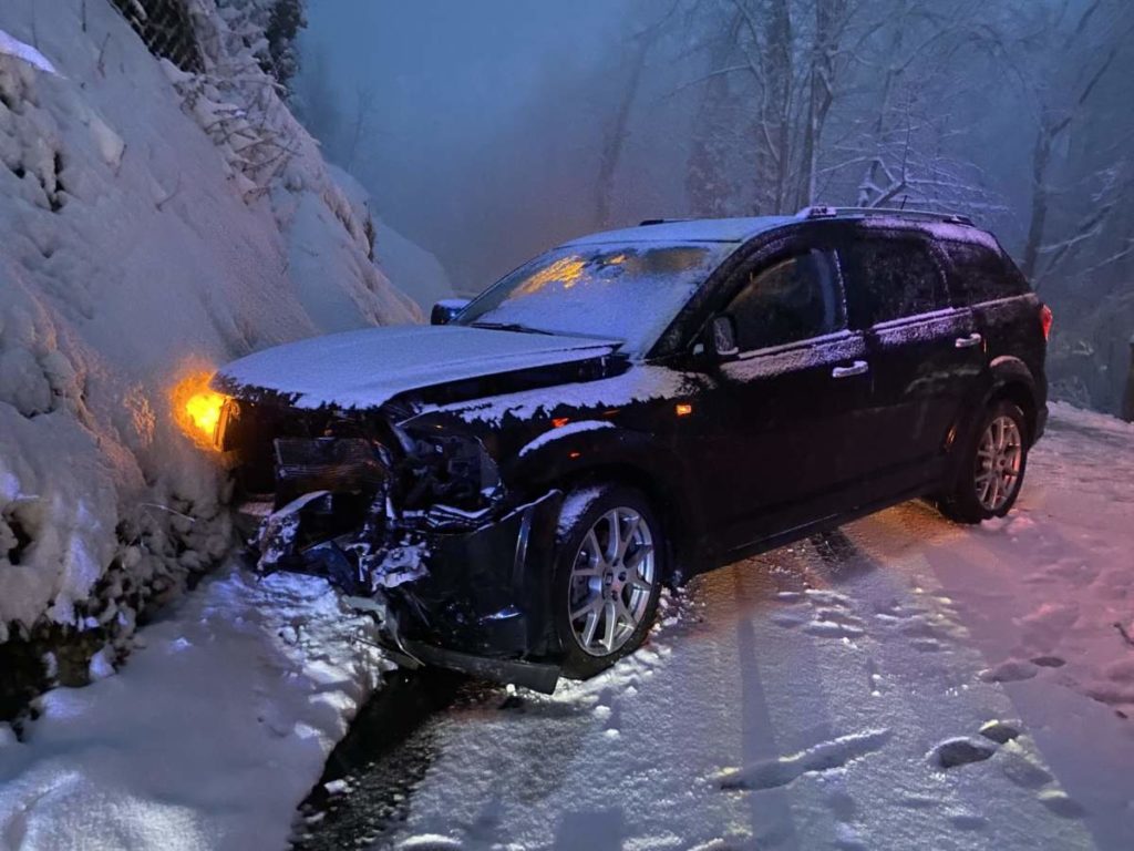 Hochwald SO: Unfall mit drei PW, Verletzter aufwendig geborgen