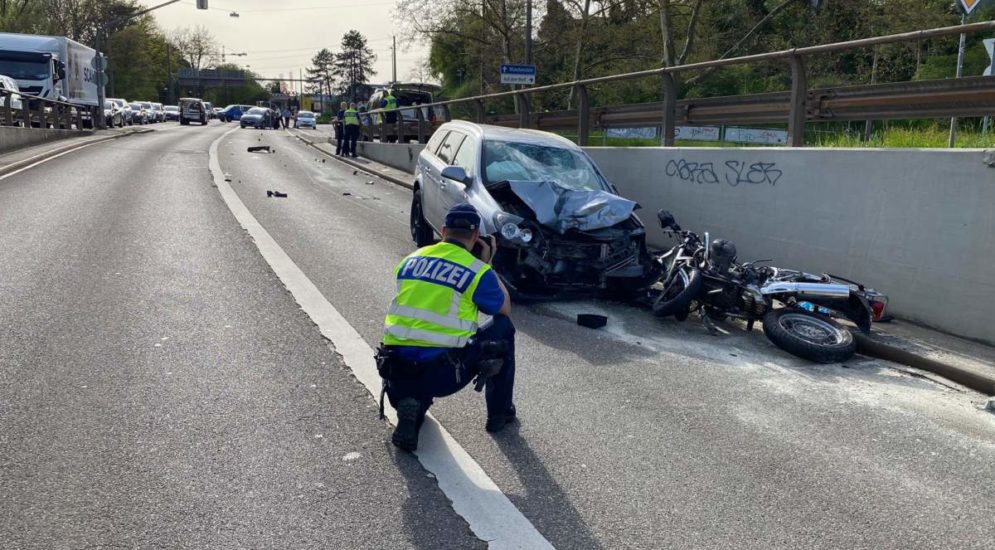 Schwerer Unfall in Basel fordert drei Verletzte