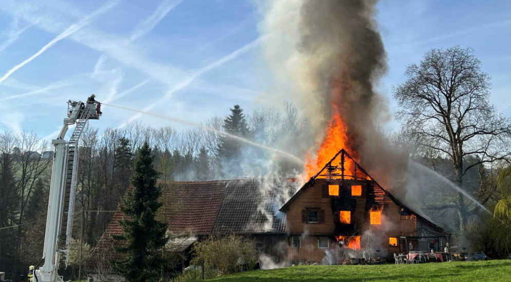 Niederglatt SG: Bauernhaus völlig ausgebrannt