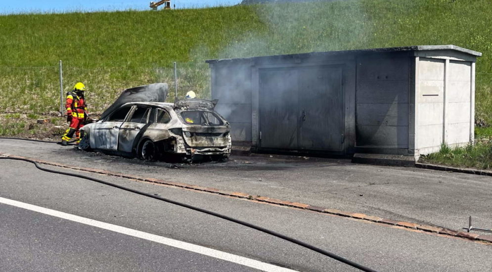 A3 Buchs SG: Auto in Vollbrand geraten