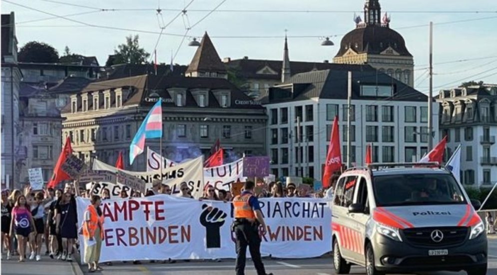 Luzern - Polizei an Kundgebung