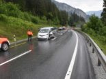 Heftiger Unfall in Flims - Mehrere Verletzte und dreimal Totalschaden