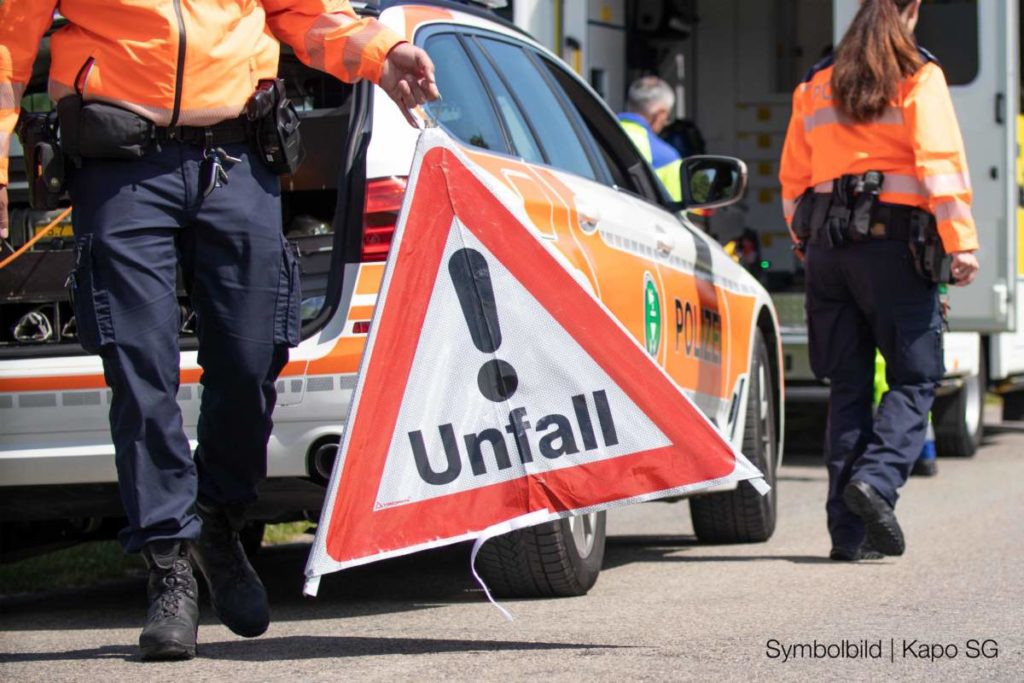 Andermatt UR: Unfall durch Überholmanöver- 2 Verletzte