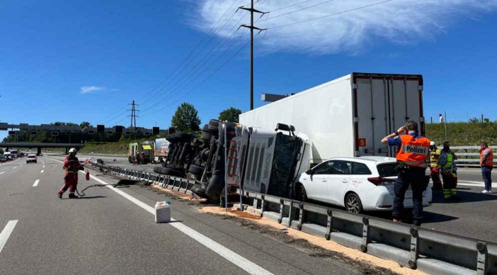 Wegen Unfall mit mehreren Fahrzeugen: A1 gesperrt!