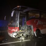 Effingen AG: Mercedes crasht bei Unfall gegen Reisecar - A3 drei Stunden gesperrt