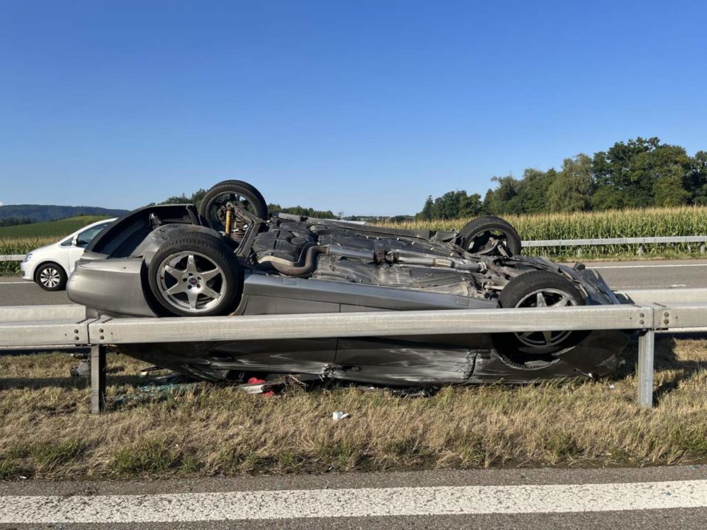 Wängi TG: Auto bei Unfall überschlagen - Stau auf der A1