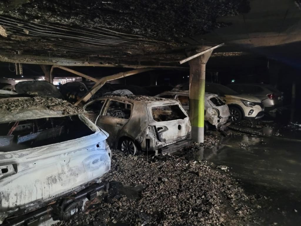 Düdingen FR: Brand in Tiefgarage