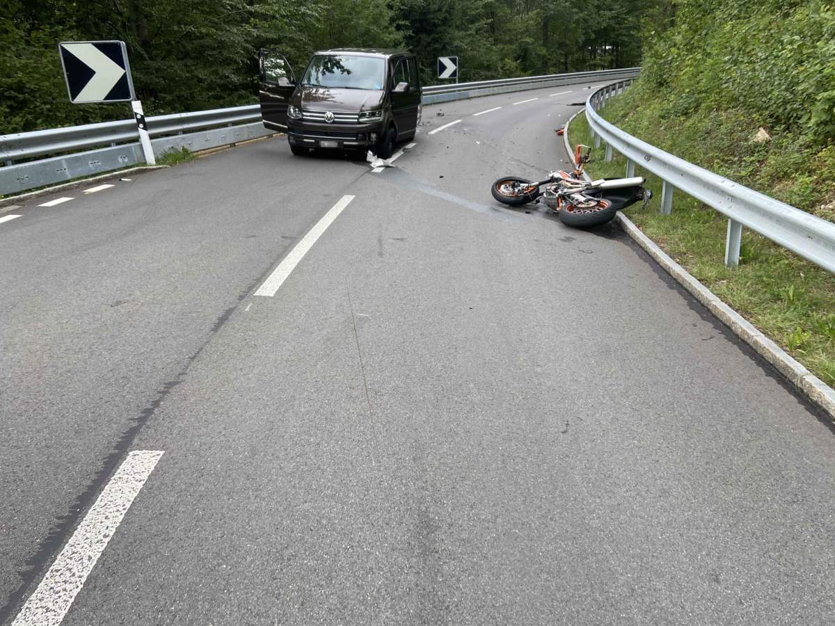 Erlinsbach Ag Töfffahrer 19 Bei Unfall Schwer Verletzt 6049