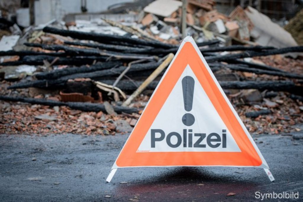 Strandweg Thun BE: Gebäude durch Brand komplett zerstört