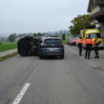 Rossrüti SG: Auto kippt bei Unfall - eine Person im Spital