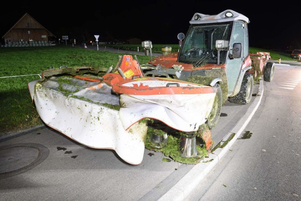 Römerswil LU: Unfall zwischen Auto und landwirtschaftlichem Fahrzeug