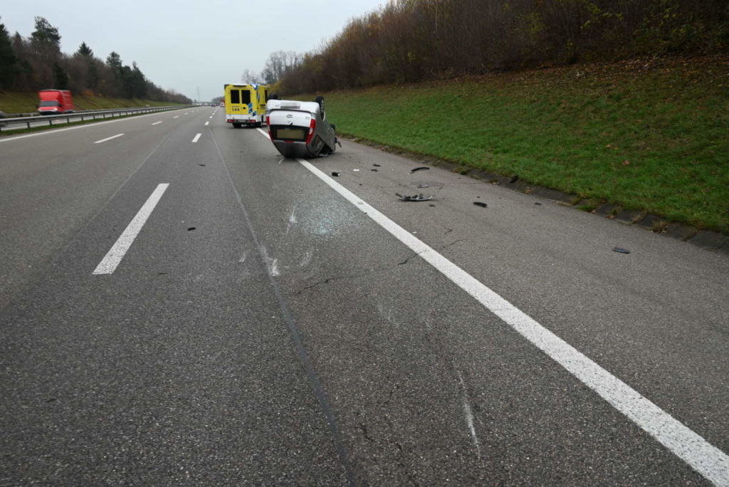 A1, Oberbüren SG: Unfall zwischen zwei PW und einem Sattelschlepper