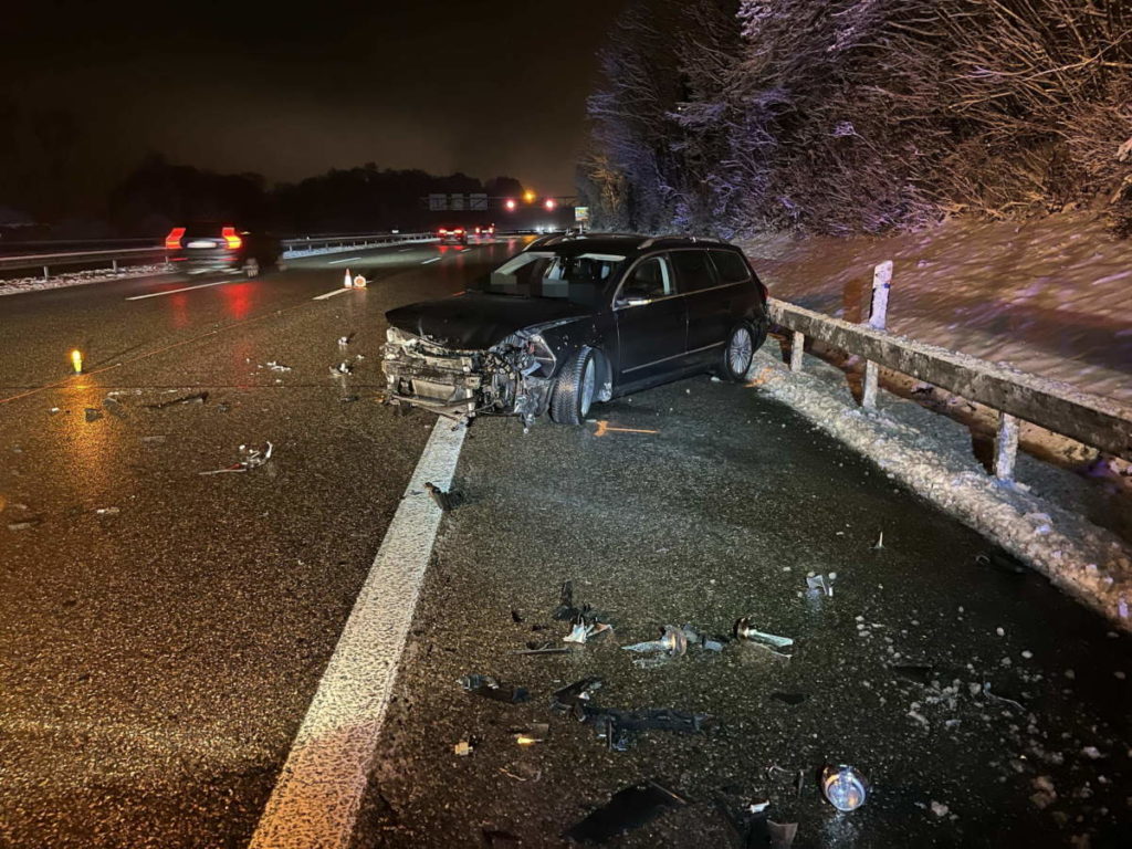 Mörschwil: Fahrunfähig bei Unfall auf A1 in Leitplanke geprallt