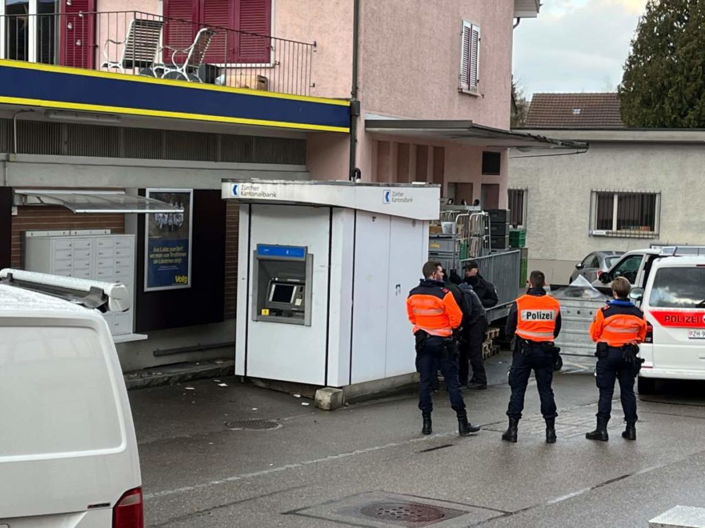 Hettlingen: Evakuierung nach versuchter Geldautomatensprengung