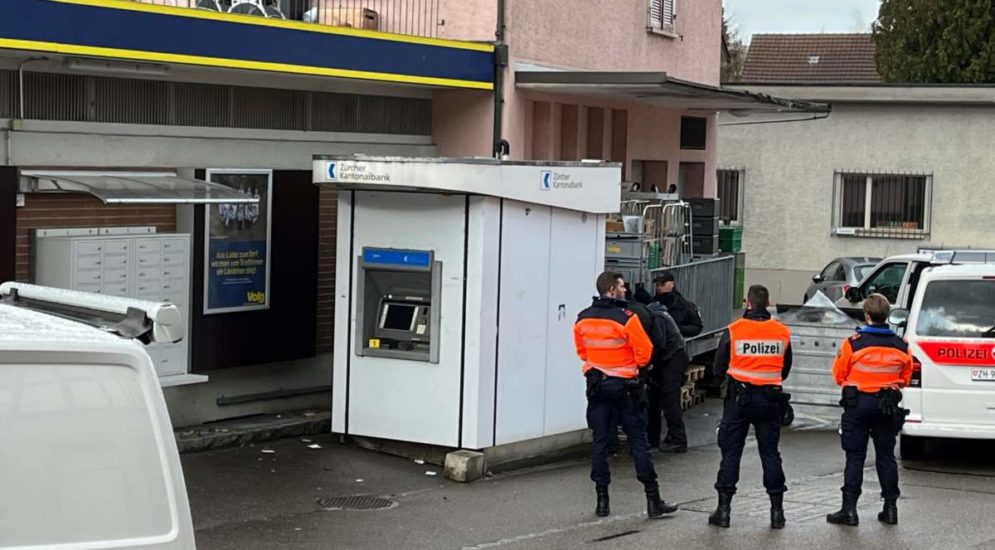 Hettlingen: Evakuierung nach versuchter Geldautomatensprengung