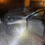 Oberwil BL: Mercedes nach Unfall massiv beschädigt