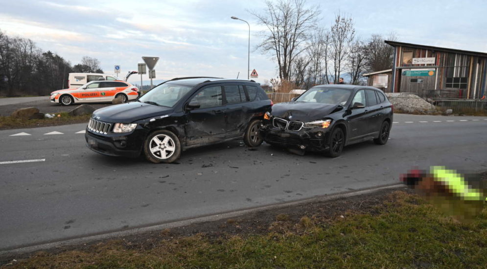 Altstätten SG: Eine Verletzte nach Unfall zwischen zwei Autos