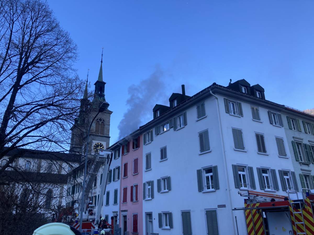 Glarus: Haus Nach Brand Nicht Mehr Bewohnbar - 2 Personen Im Spital