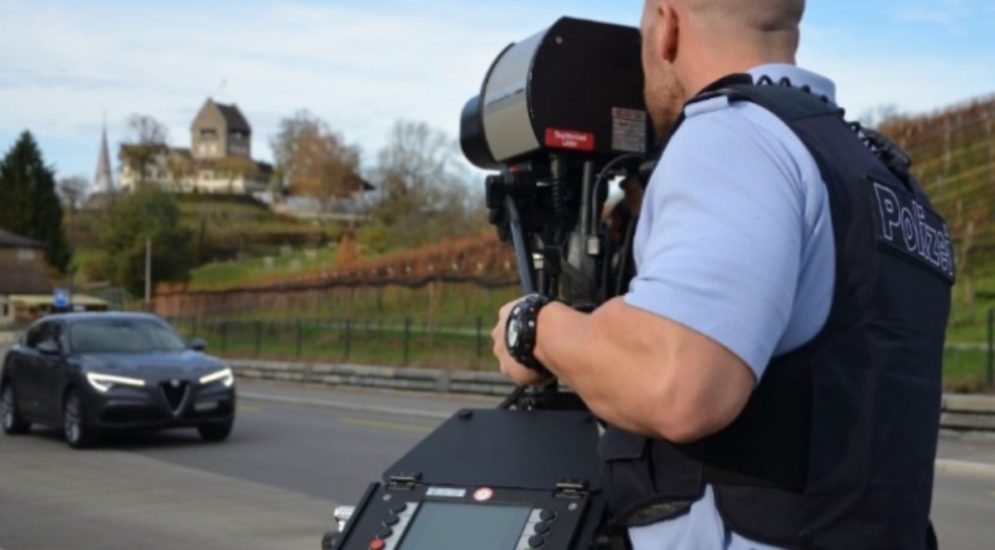 Güttingen TG: Junglenker satte 74 km/h zu schnell unterwegs