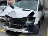 Netstal GL: Unfall zwischen Lieferwagen und LKW