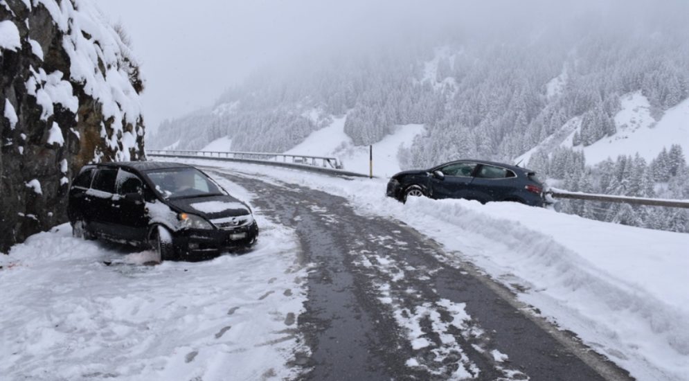 Medel (Lucmagn): Verletzte nach Frontal-Unfall