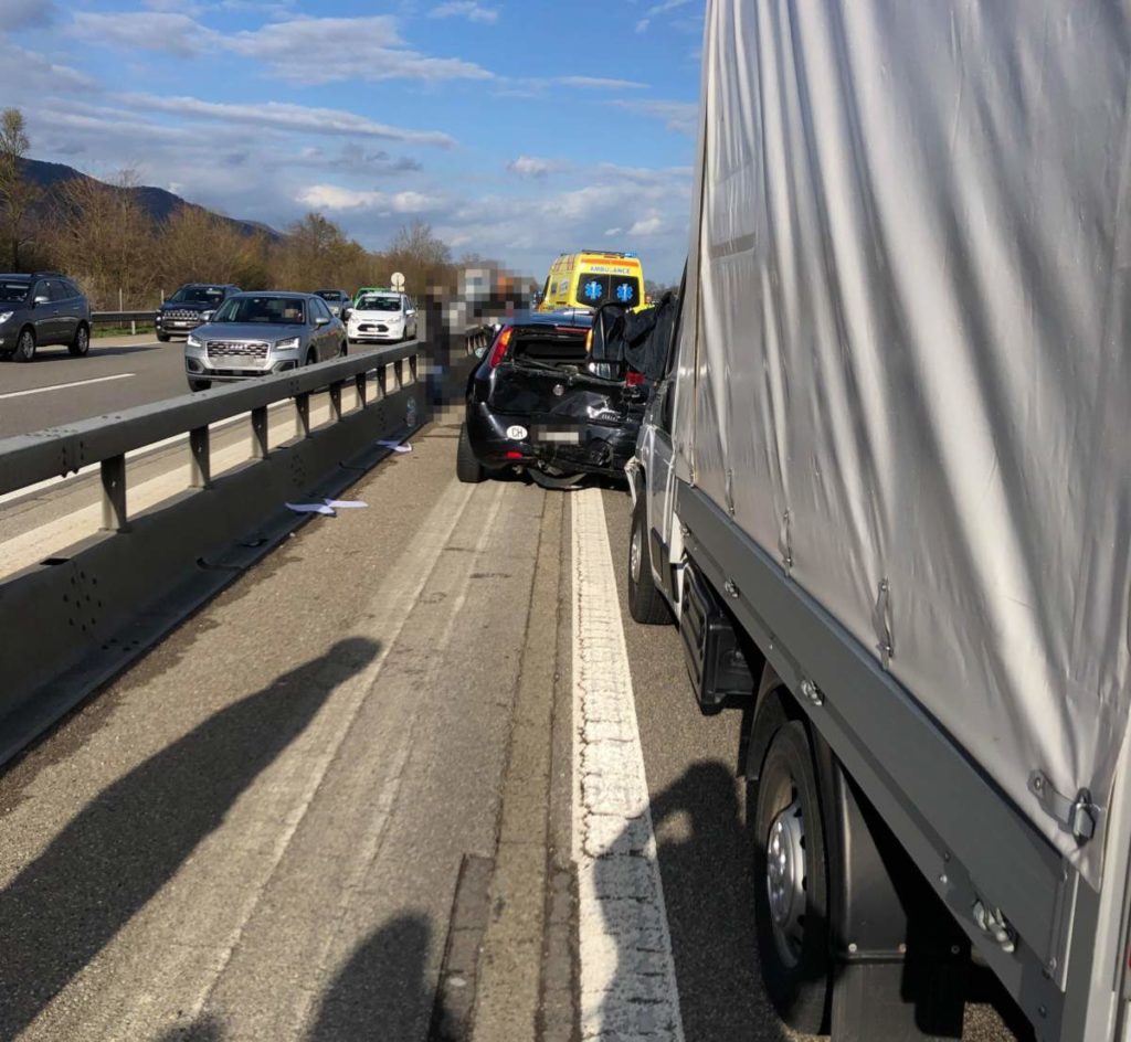 A1 bei Kestenholz: Drei Verletzte wegen Auffahrkollision