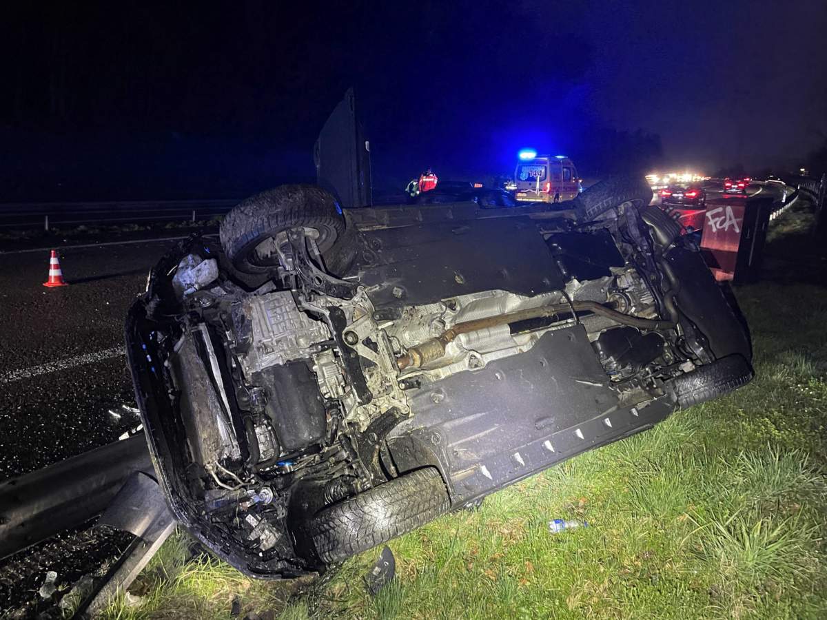 Suhr AG: Bei Unfall Auf A1 Hinter Leitplanke Auf Dach Gelandet