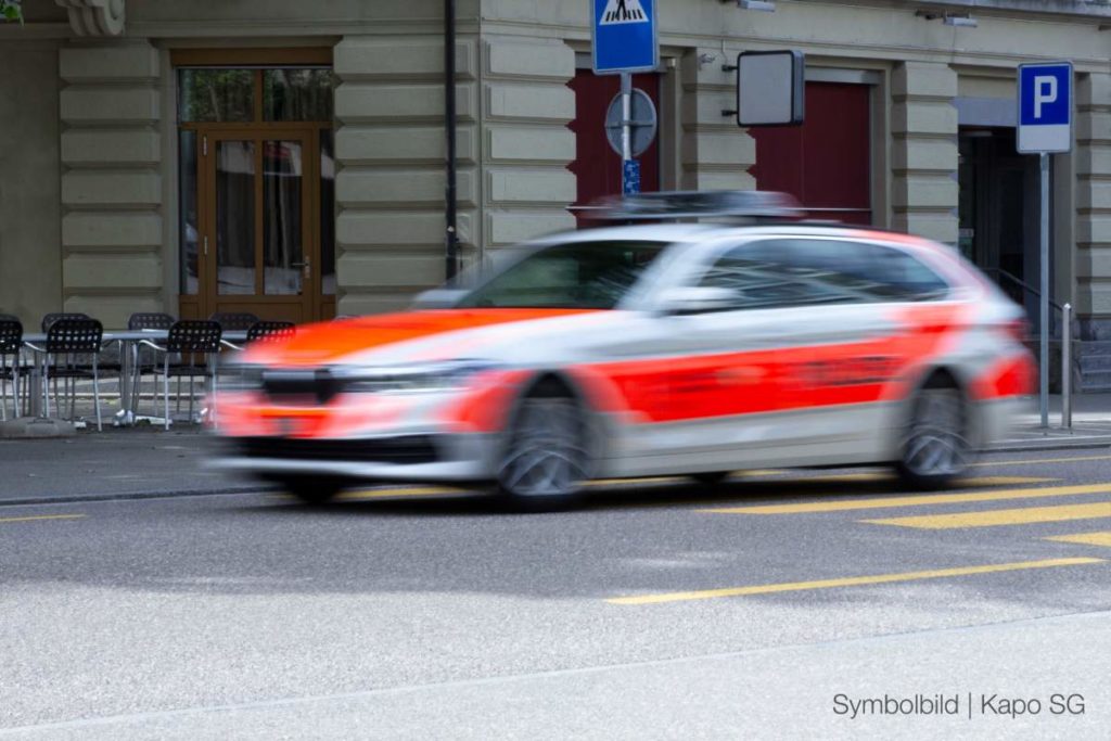 Thal SG: Bei Unfall auf Verkehrsinsel geraten