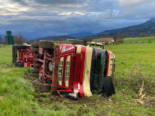 Hellbühl LU: Anhängerzug kippt bei Unfall auf Seite