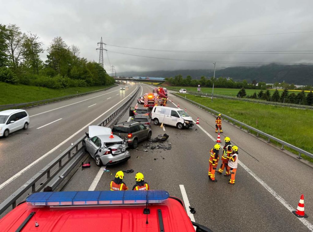 Härkingen: Mehrere Verletzte bei heftigem Unfall auf der A1