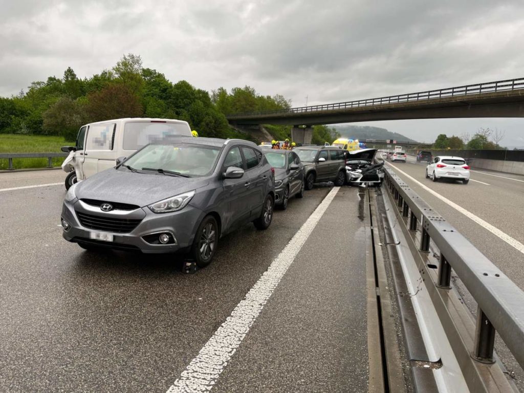 Härkingen: Mehrere Verletzte bei heftigem Unfall auf der A1