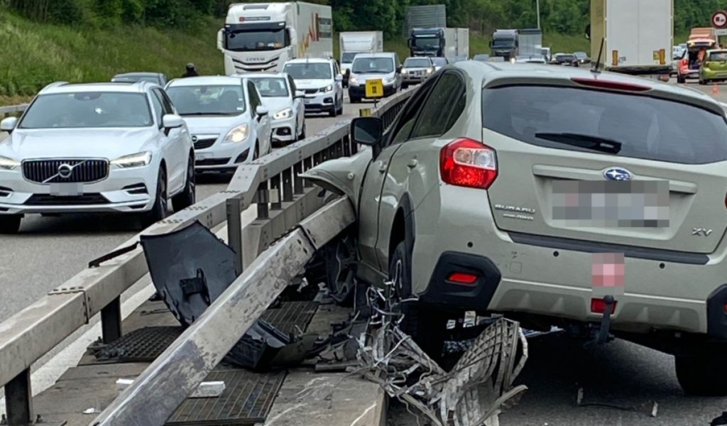 A1 Wiedlisbach SO: Erheblicher Sachschaden nach Unfall