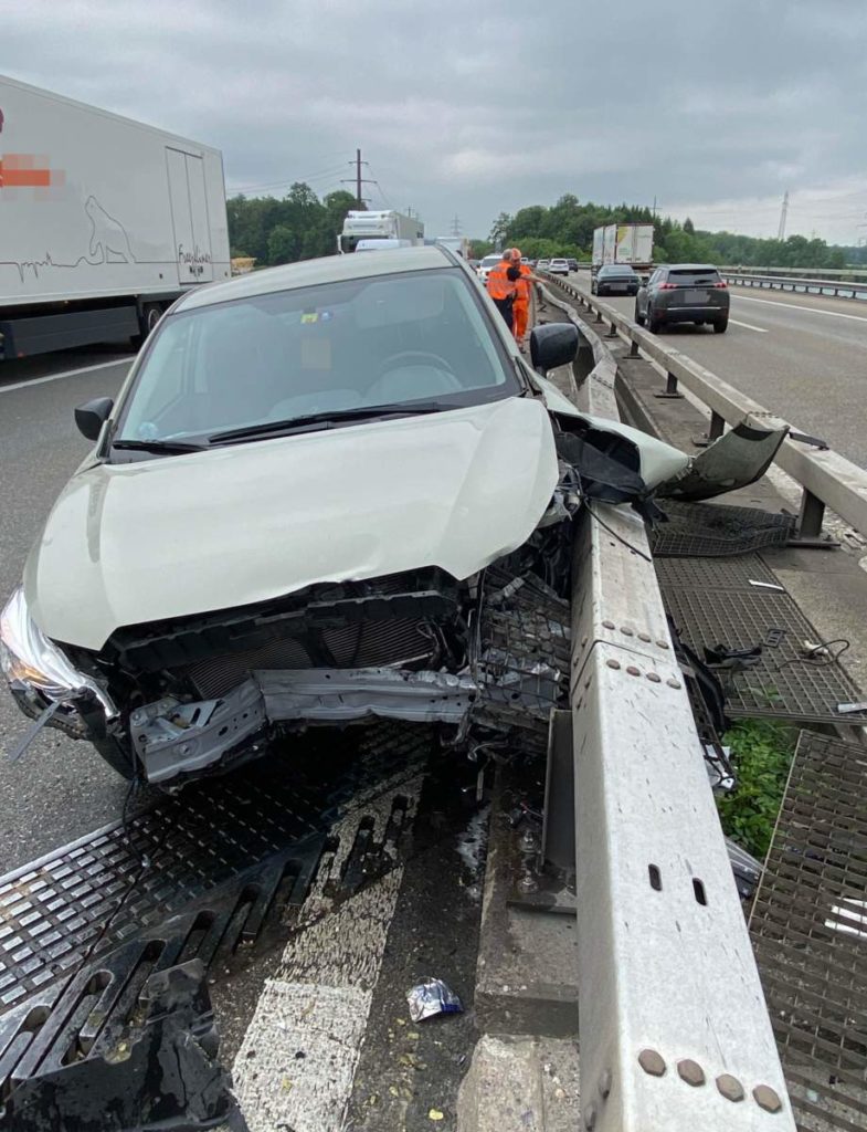 A1 Wiedlisbach SO: Erheblicher Sachschaden nach Unfall