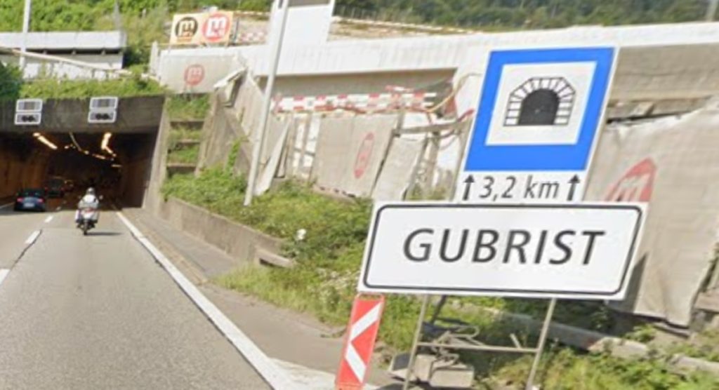 Gubrist-Tunnel in beide Richtungen gesperrt